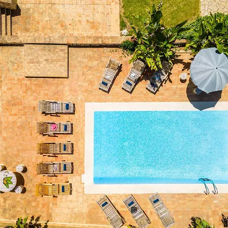 Crisandra - Com Piscina Aquecivel, Em Villa *