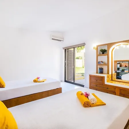 Βίλα Crisandra By Algarve Vacation Αλμπουφέιρα